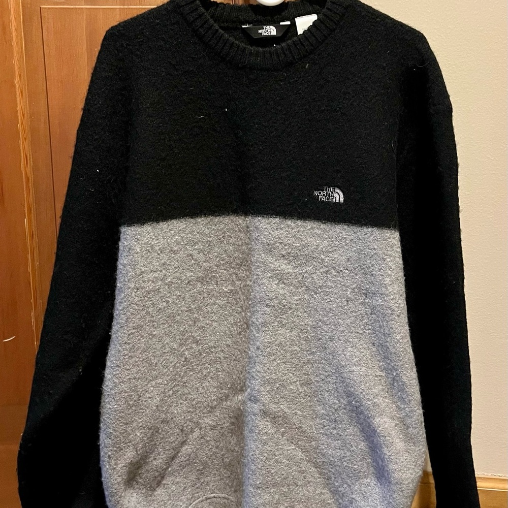 The North Face 100% Wool Sweater. Mens size large